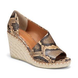 Vince Sonora Timber Snakeskin Embossed
Peep Toe Espadrille Wedge Sandals size 8